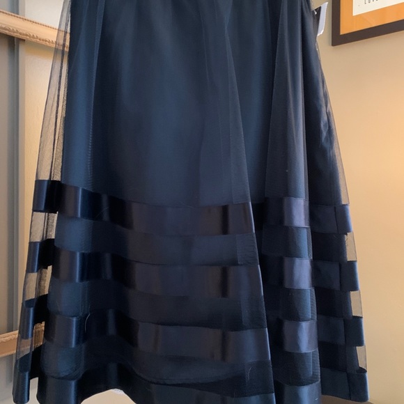 W.D.N.Y. Dressy skirt. Sz 4. NWT. Black - Picture 8 of 10